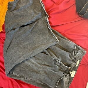 Mid-Rise 90s Baggy Jeans